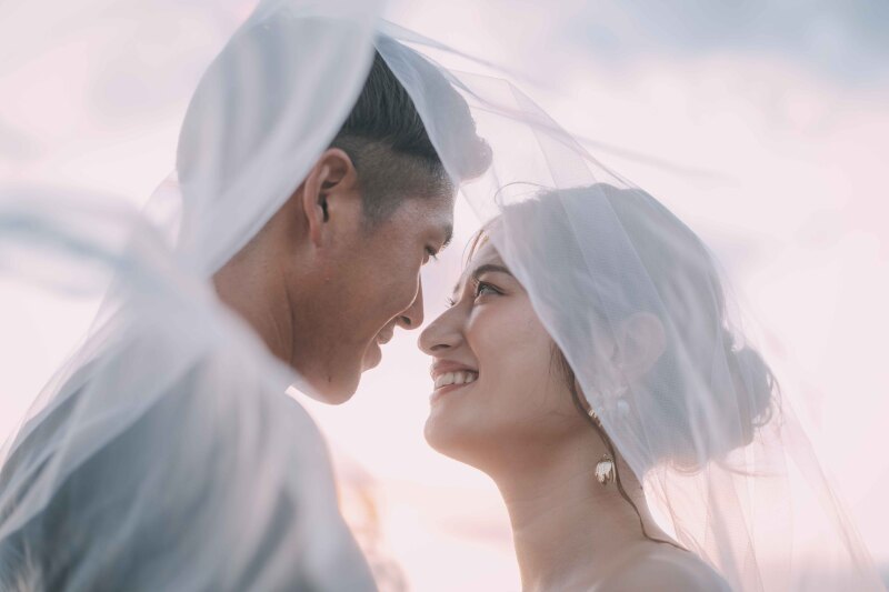 ベールに包まれて