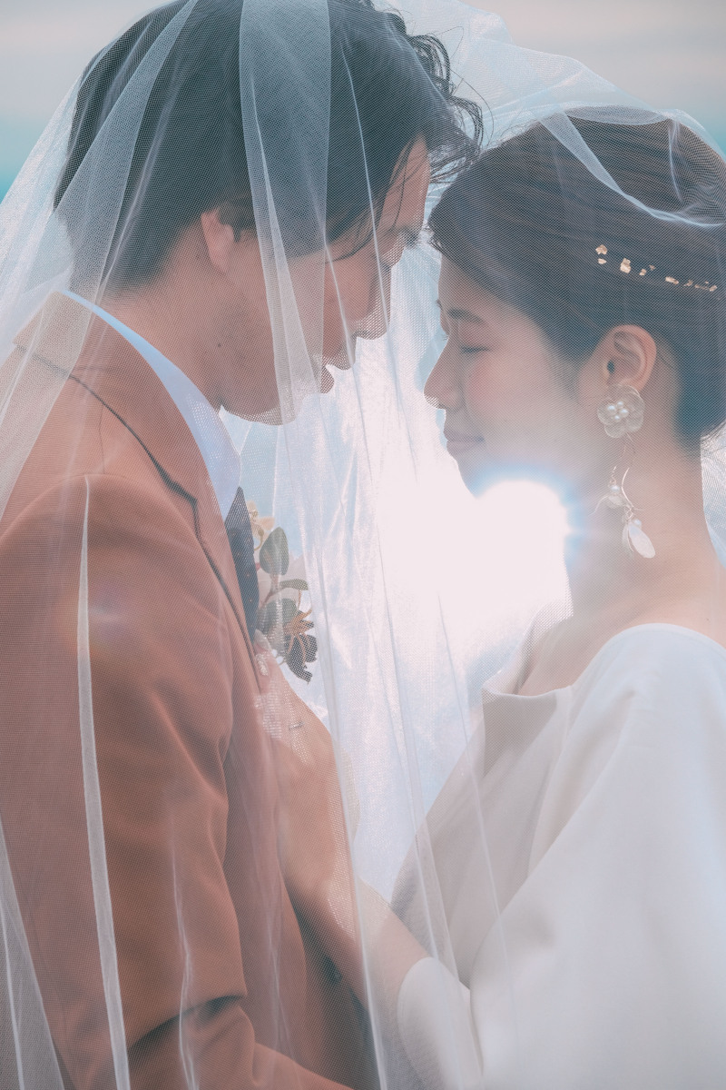 ベールに包まれて