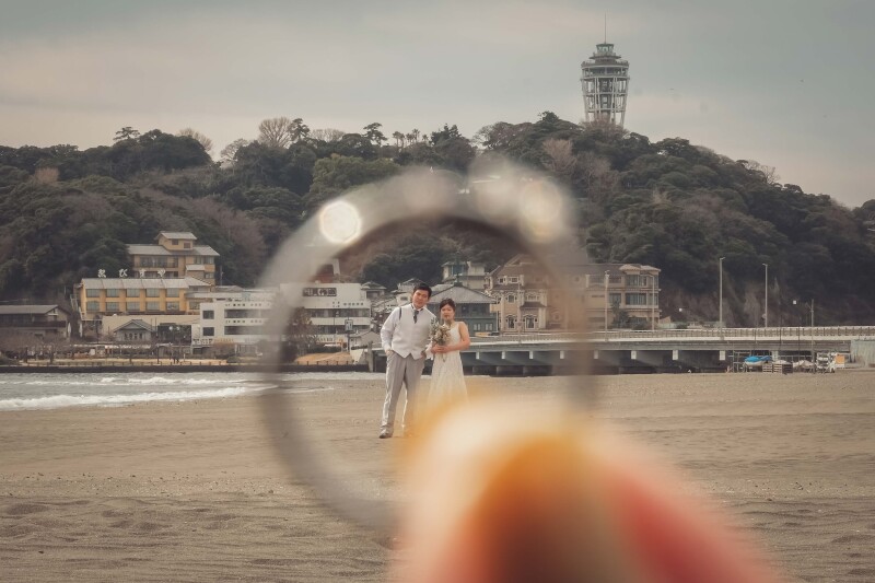 指輪の中の二人