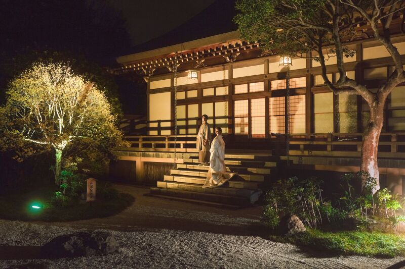 《報国寺とコラボ企画！》他と被らない撮影をご希望の方必見！！｜2,000本の竹林で「ライトアップフォト」｜閉門後の貸し切り撮影！