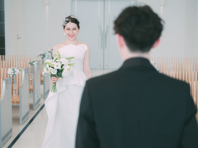 《鎌倉プリンスホテル》海が見えるホワイトチャペルで洋装撮影！新婦様ヘアメイク、施設使用料込 100カット全データ色味補正付