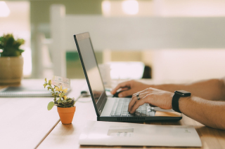 事前来店が難しいお二人へ、オンライン相談のご紹介です。