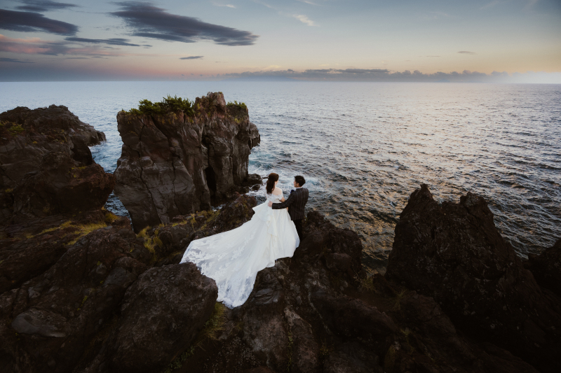 ゴールドに輝く西の空。ドラマティックな1枚