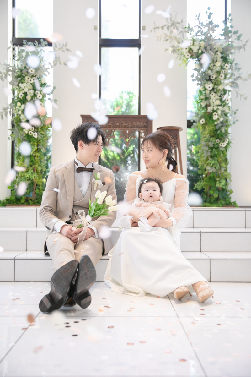 陽光チャペル×フラワーシャワー|ファミリーフォト