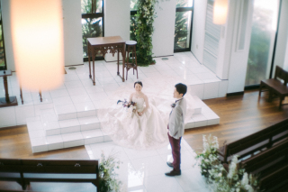 ダイナミックなアングルで撮影♪チャペルフォト