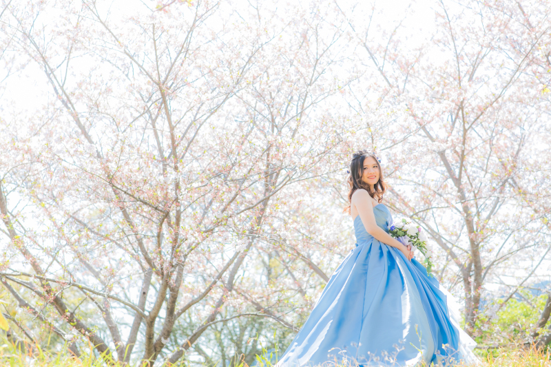 天然のフラワーシャワー「桜吹雪」×カラードレス