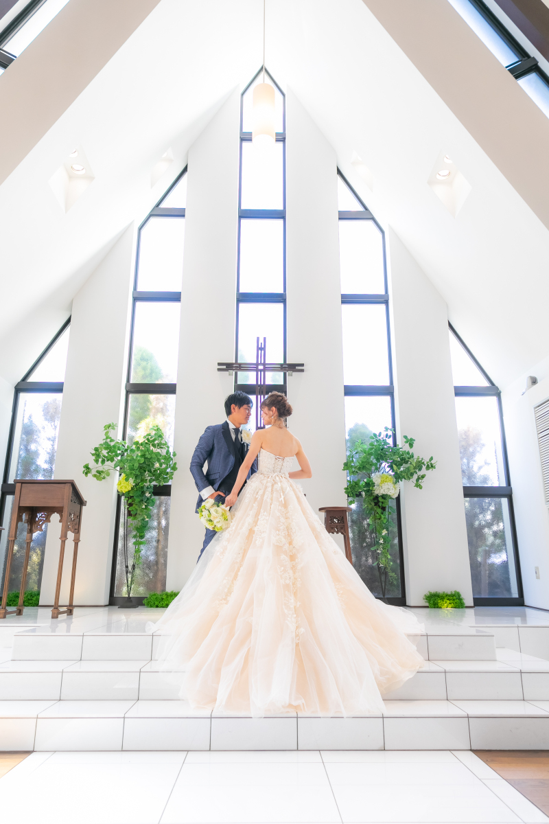当館定番の大聖堂フォトはドレス姿を美しく魅せます