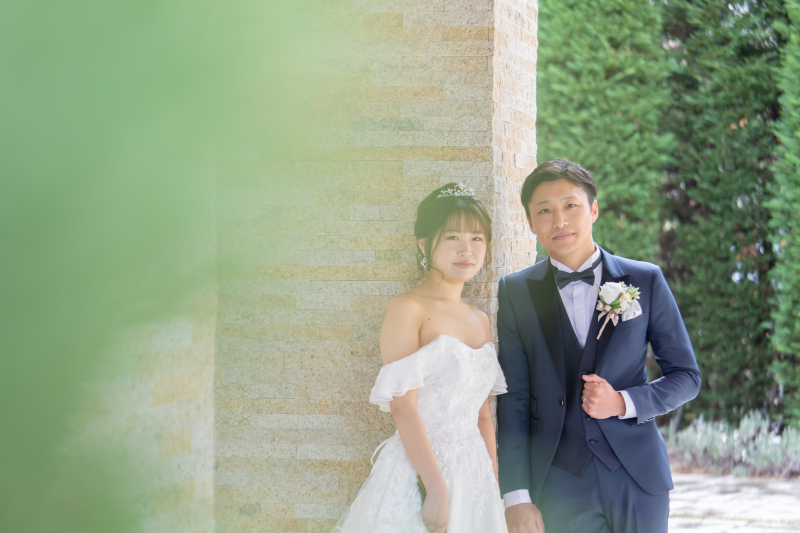 高い木々と借景の緑が叶える駅前と思えないフォト