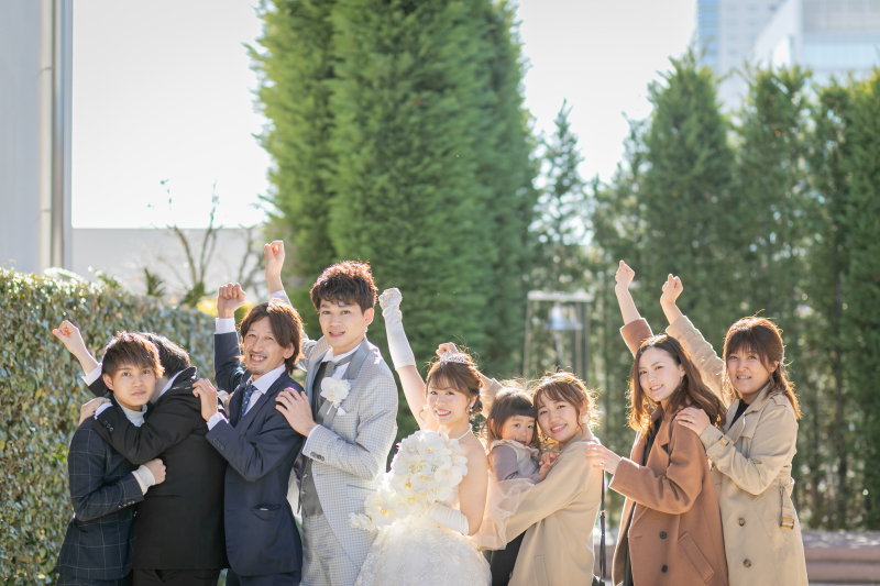 家族みんなとガーデンで、お揃いポーズの集合写真♪