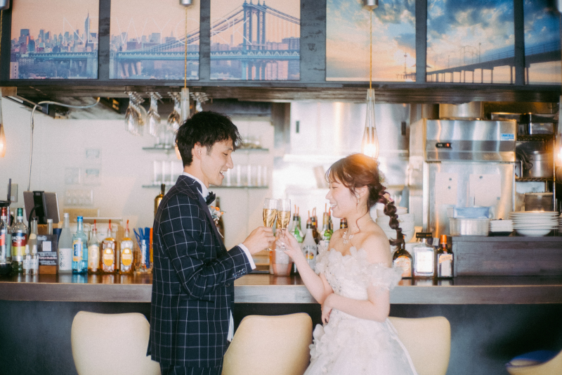 ダーツ対決後&撮影打ち上げも思い出のバーで♪