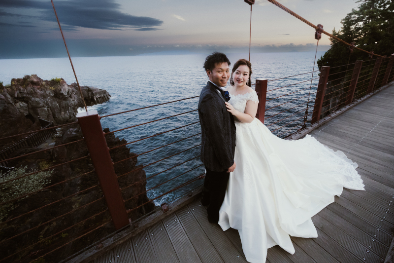 夕暮れの空と海。大人っぽいロケーションフォト