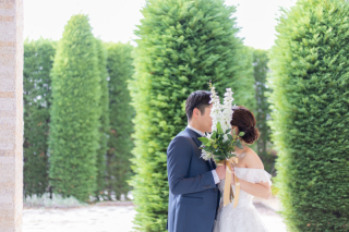 新緑の季節はもちろん常緑樹が茂るガーデンでのフォトウェディング