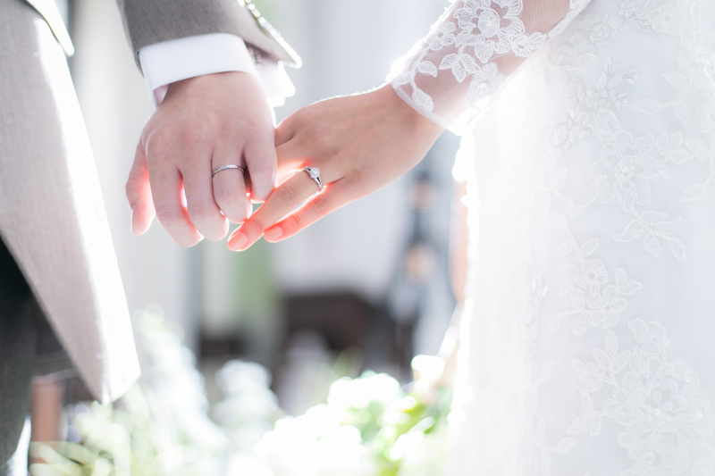 太陽が窓から差し込む瞬間を狙った小技の効いた1枚