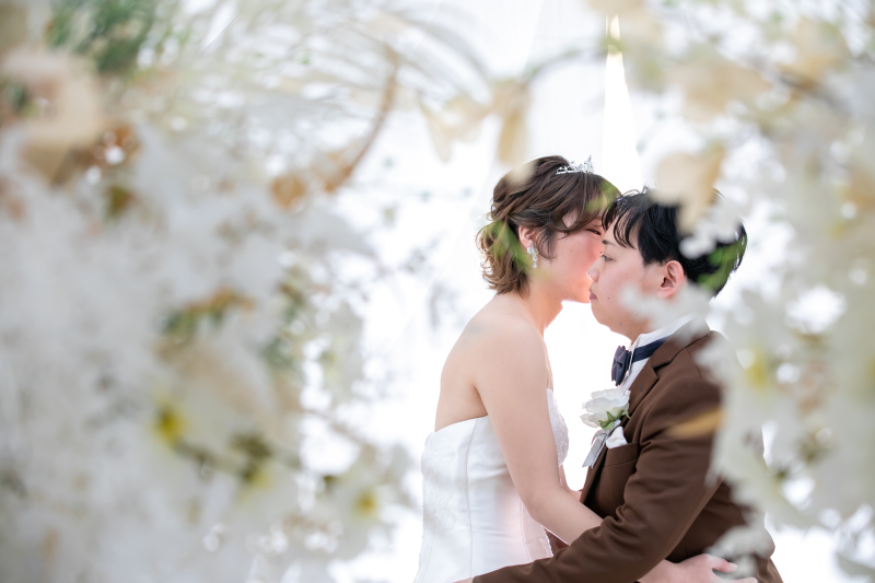 おふたりのアイテムを使って、チャペルフォト８