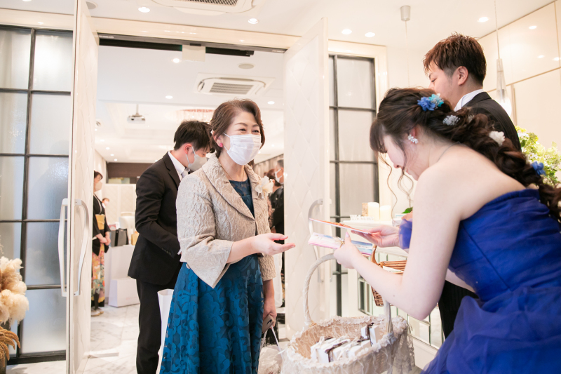 ウエディングとカラードレスレポート１０