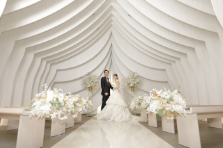 チャペルで、ドレスフォト