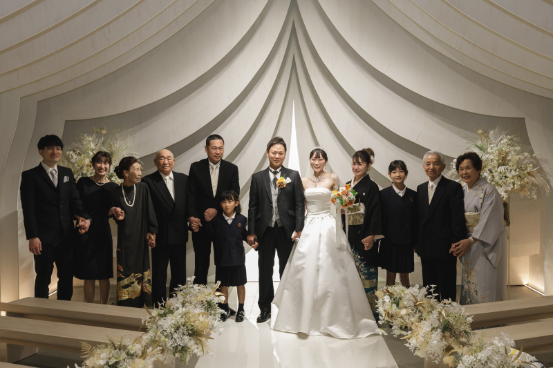 家族と一緒にウエディングフォト９