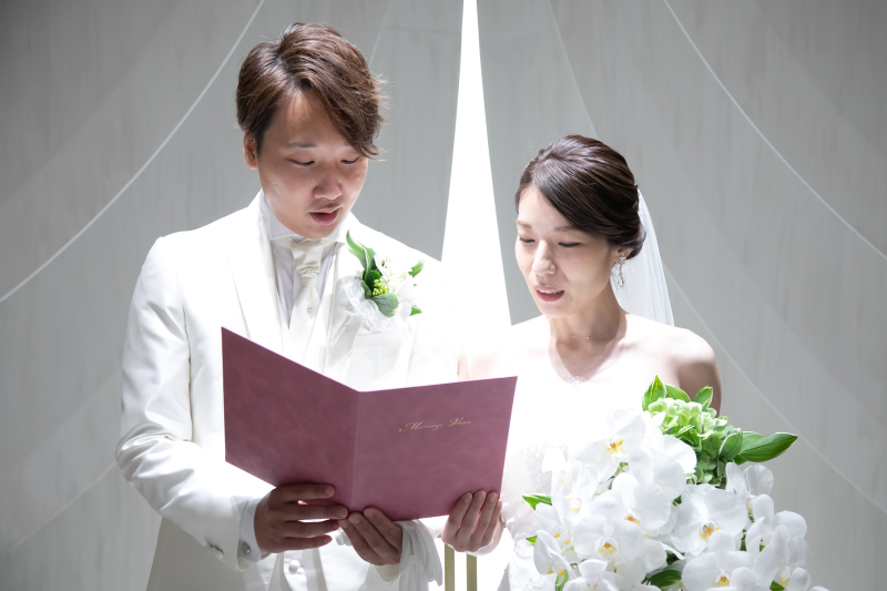 チャペルでウエディングフォト１