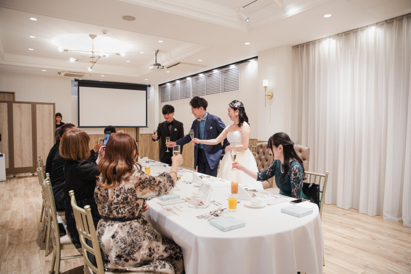 家族に囲まれて迎える、乾杯の瞬間