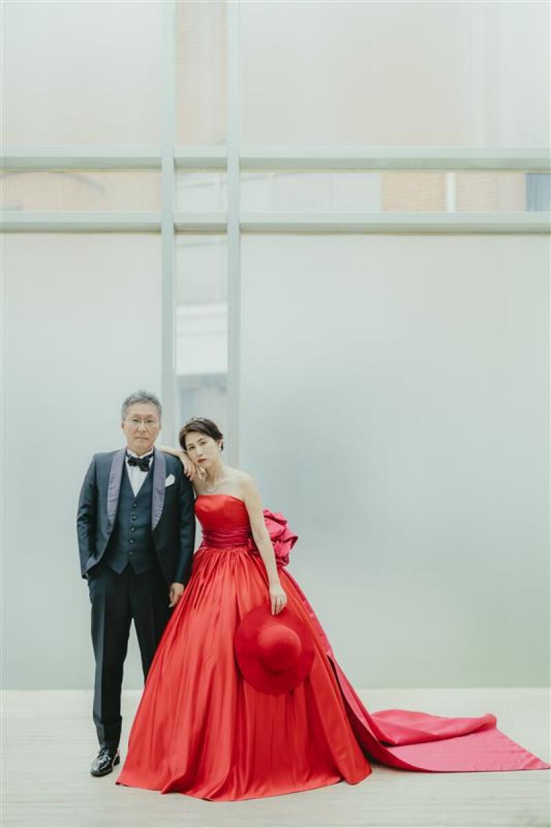【ドレスで還暦フォト/50データ付】チャペルやスタジオで撮影◎人生の節目を祝う記念写真