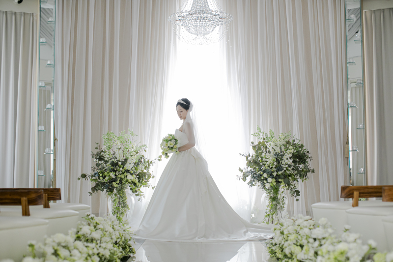 ★一人でも撮れる｜ソロフォトウェディング(洋装1着＋全データ付)プラン