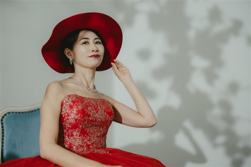【ドレスで還暦フォト/50データ付】チャペルやスタジオで撮影◎人生の節目を祝う記念写真