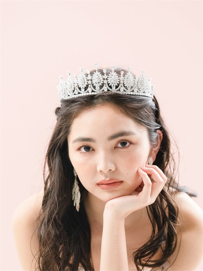 髪飾り：Olivia Tiara 