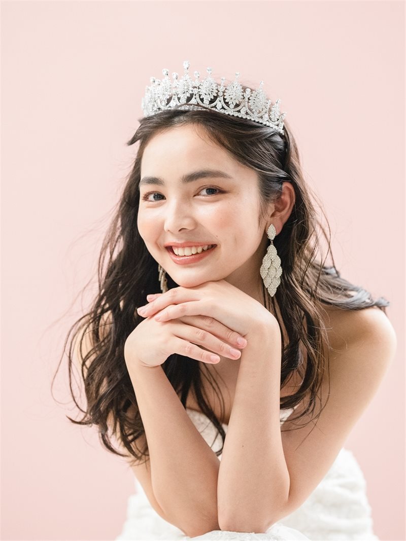 髪飾り：Olivia Tiara 