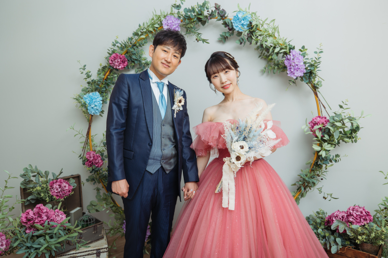 手をつないで、まっすぐ前へ