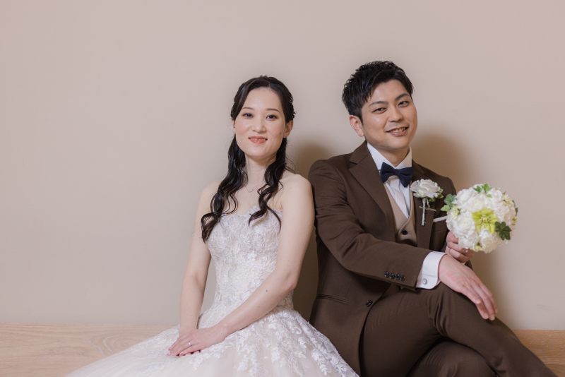 シンプルな背景にお衣装が映えます!