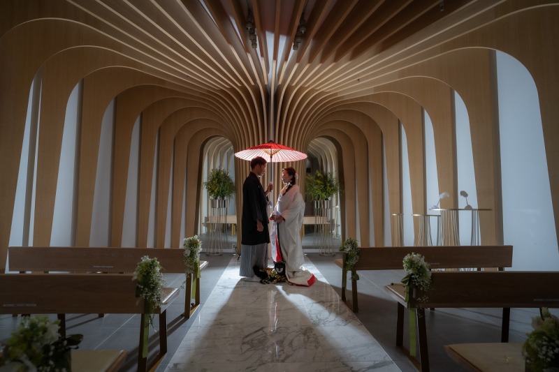 木製チャペルでも雰囲気を変えて！