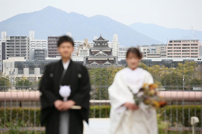 広島城をバックにロケーション撮影！