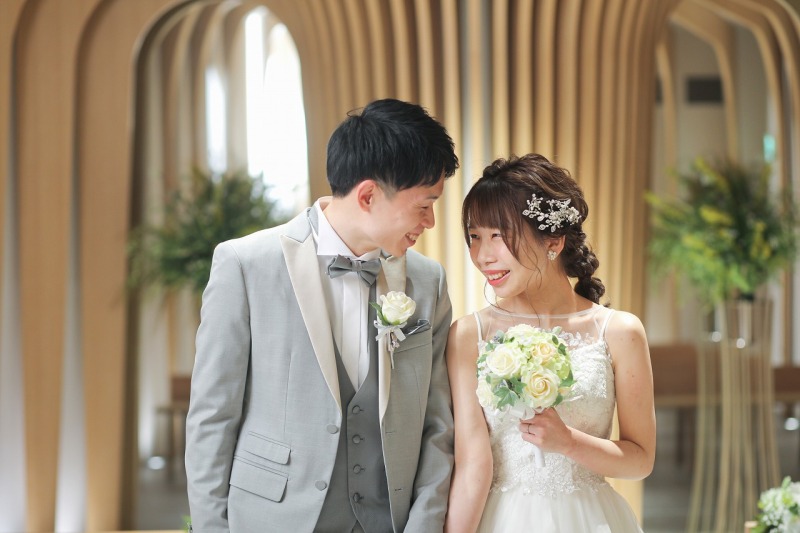 ニコッと自然な笑顔で