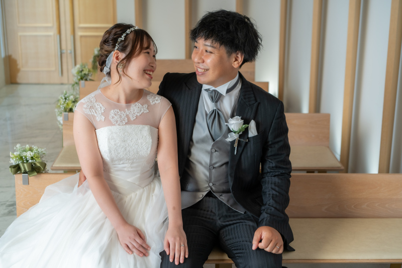 ナチュラルなチャペルの中で