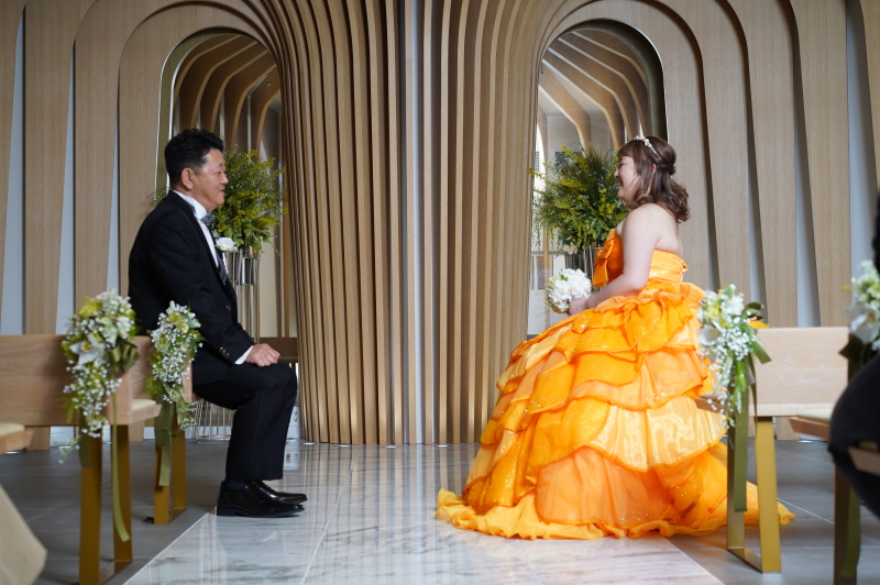 木の温もりが感じられる広島チャペル