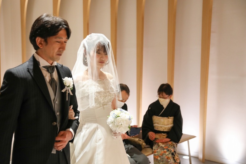 ご新郎様との入場シーン