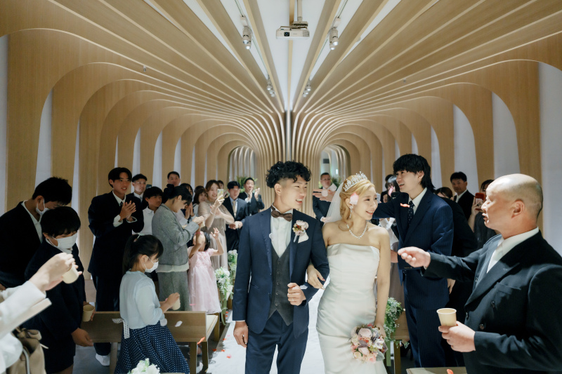 小さな結婚式広島店_ウエディングドレスが豊富