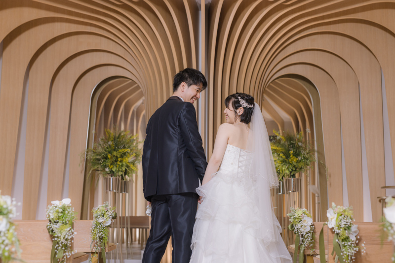 小さな結婚式広島店_ウエディングドレスが豊富