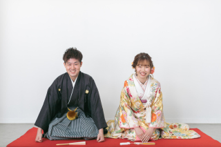 シンプルで洗練されたスタジオにて撮影も叶います