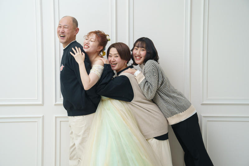 小さな結婚式広島店_スタジオで撮影できる