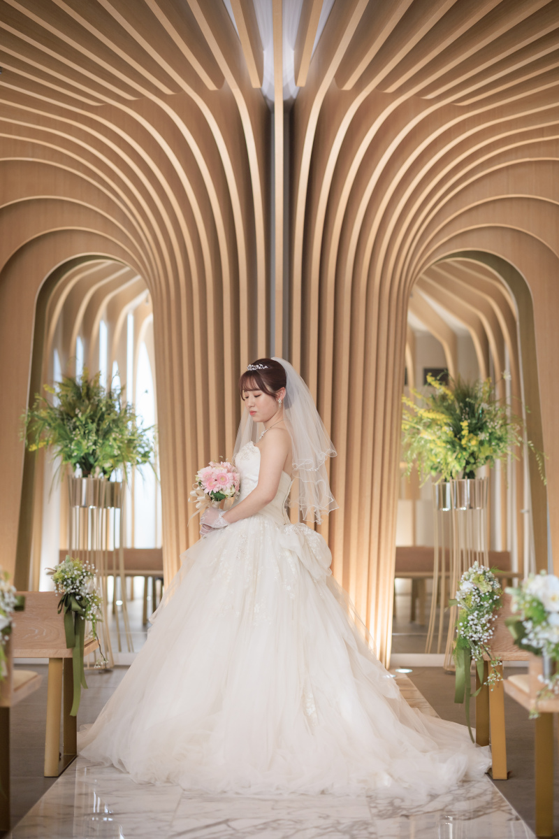 小さな結婚式広島店_ウエディングドレスが豊富