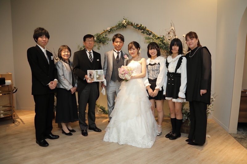 リーガロイヤルホテル内レストラン「鯉城」で行う顔合わせ会食プラン(チャペルご撮影約50カットデータ納品付+6名様会食料金込)