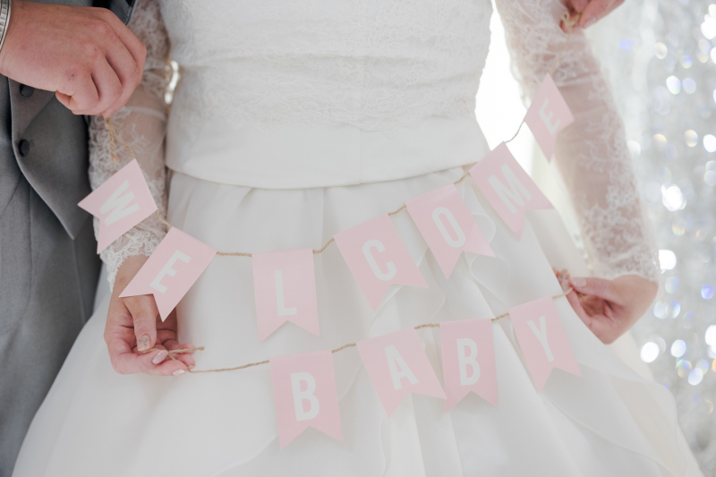 【マタニティフォト】★基本料金50%OFF★◆洋装1着チャペルフォトプラン|全データ&アルバム1冊付き