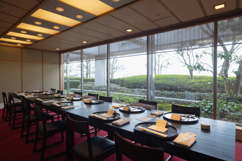 リーガロイヤルホテル内レストラン「鯉城」で行う顔合わせ会食プラン(チャペルご撮影約50カットデータ納品付+6名様会食料金込)