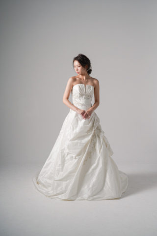 ビジュー刺繍Aライン(WD00563)