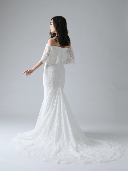 ケープ風オフショルダー