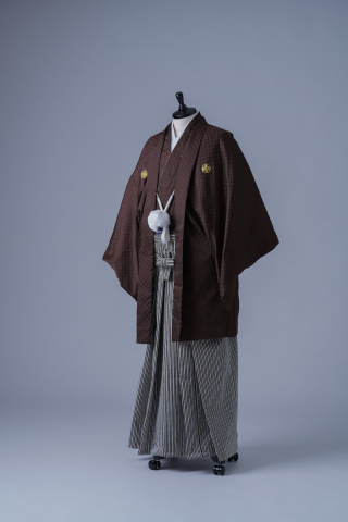 ブラウン紋服