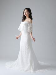 ケープ風オフショルダー