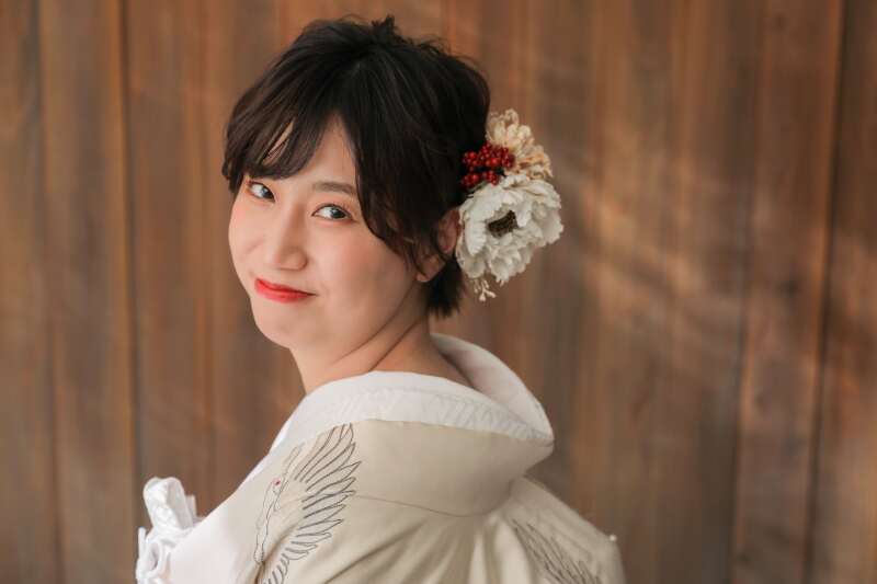 木漏れ日の中の新婦さん