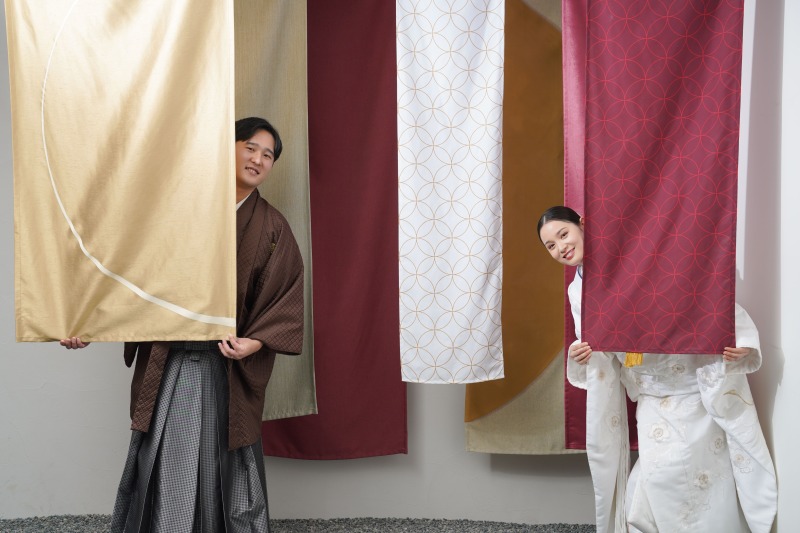 ちらっと覗き込んで。